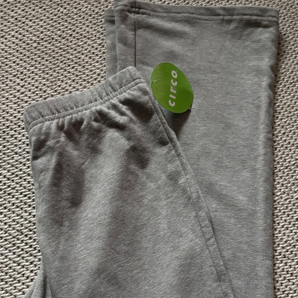 Pants girls new size L 10/12  95% cotton 5% spandex 
gray Circo inseam 27”